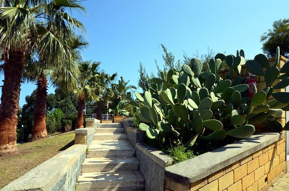 Residence Il Patio Cefalù Exteriör bild